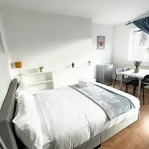  Maison d'hôtes Stepney 17 Double Bedrooms